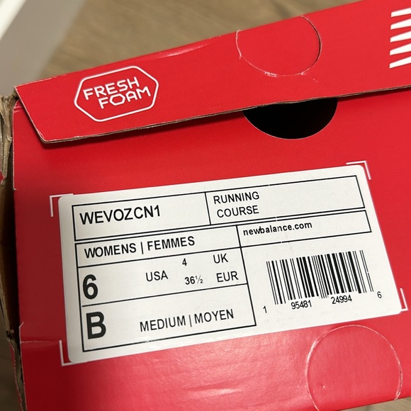 New Balance (WEVOZCN1) Runners Sz 6 - Picture 4 of 4